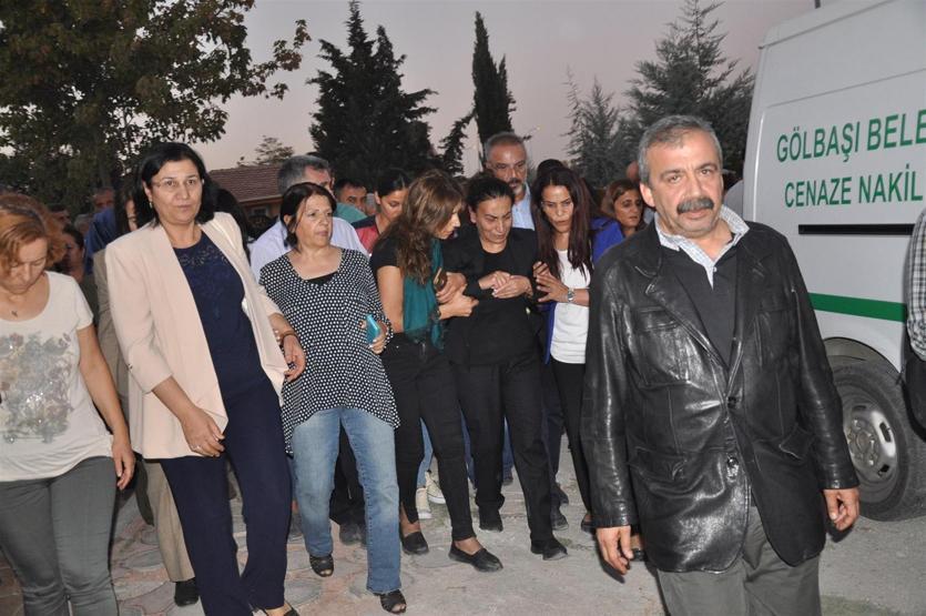 HDP’li Aysel Tuğlukun annesinin cenazesine saldırı
