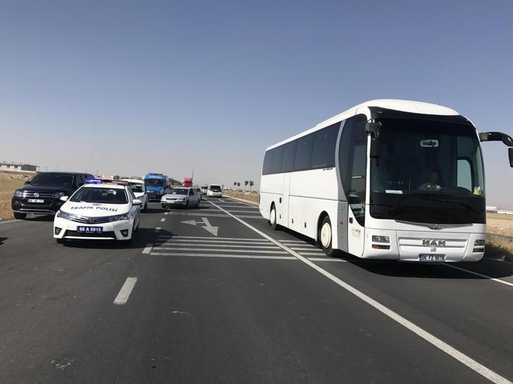 Tepki için karayolunu trafiğe kapattılar