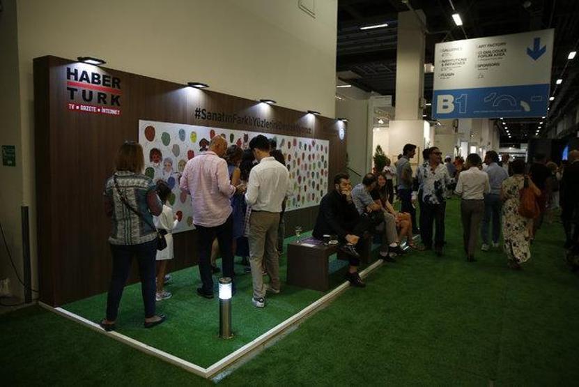 Contemporary Istanbul ünlü akımına uğradı
