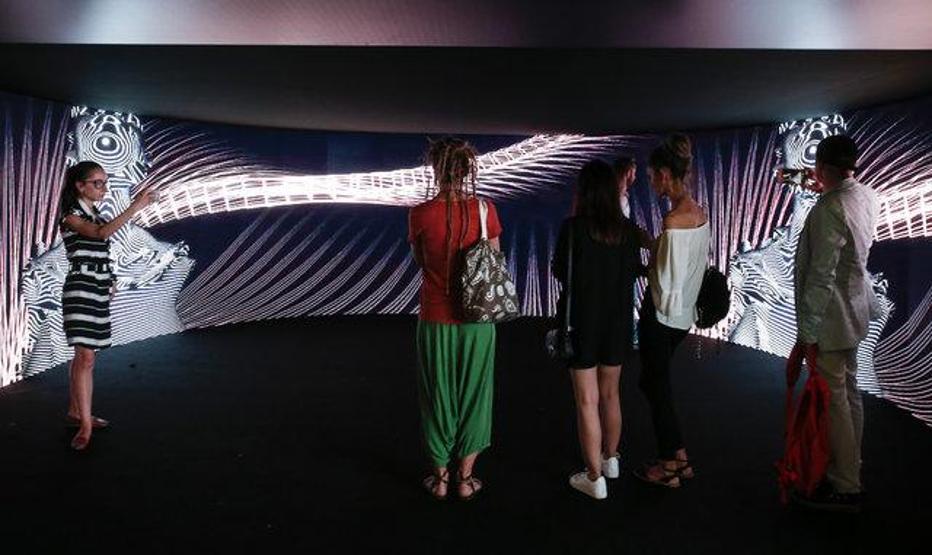 Contemporary Istanbul ünlü akımına uğradı