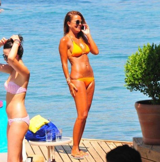 Özlem Yıldız photoshop kurbanı oldu