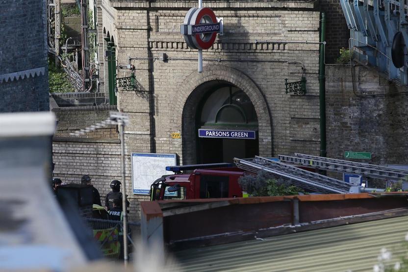 Londradaki metro patlamasından ilk görüntüler
