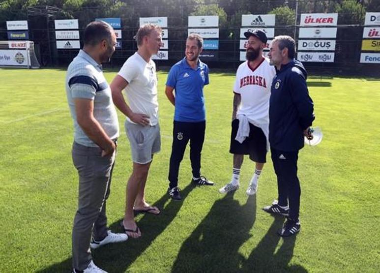 Kuyt ve Meireles Samandırada