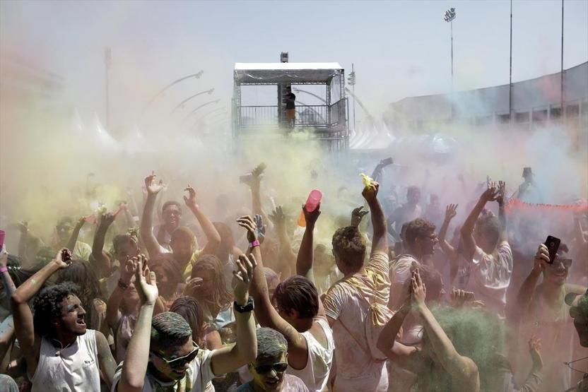 Renklerin festivali Brezilyaya taşındı