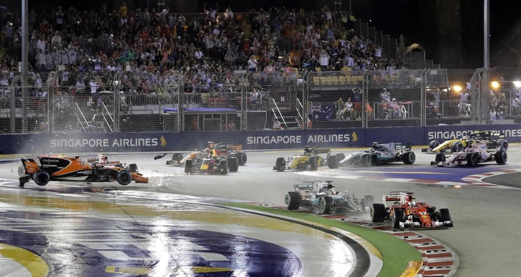 Formula 1 Singapur GPsinde unutulmaz başlangıç