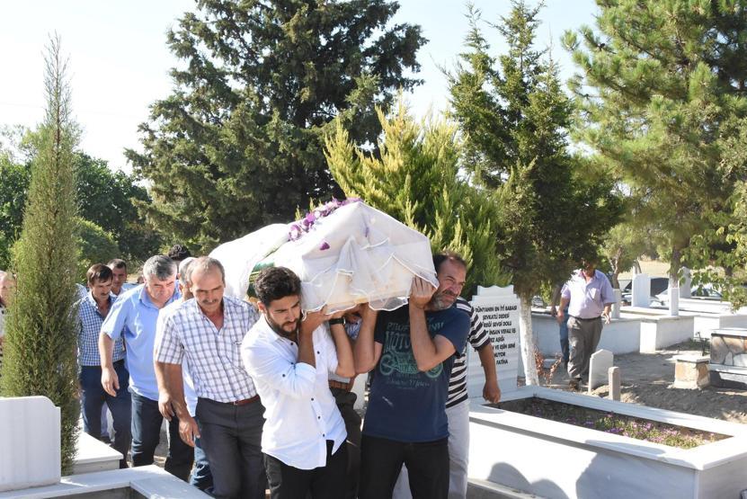Son yolculuğuna gelinlikle uğurlandı