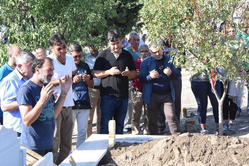 Son yolculuğuna gelinlikle uğurlandı