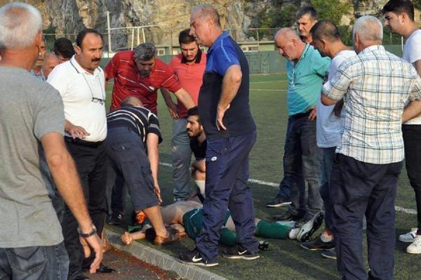 Amatör lig hazırlık maçında oyuncular tekme tokat birbirine girdi