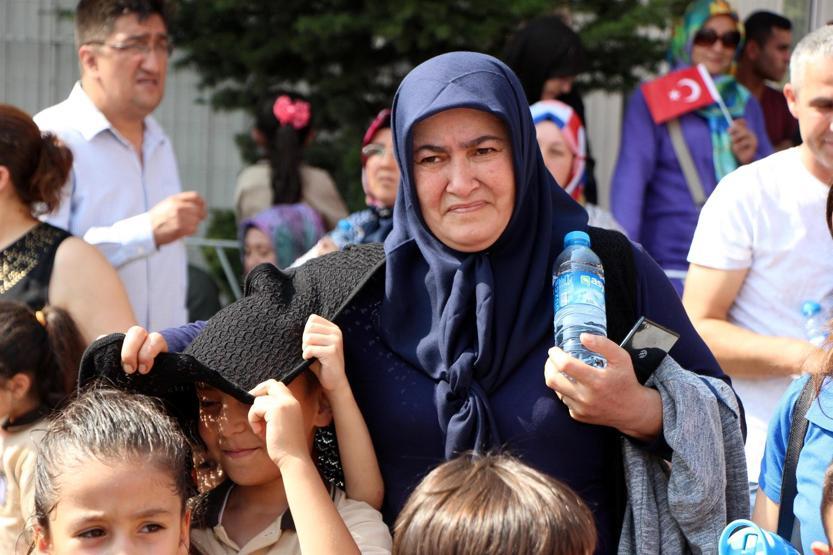Boluda öğrencileri bunaltan tören