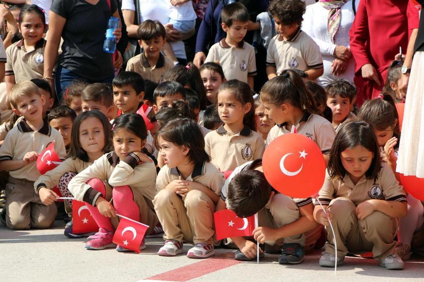 Boluda öğrencileri bunaltan tören
