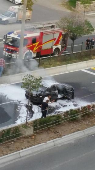 Tüp taktırılan lüks otomobil hareket halindeyken alev topuna döndü