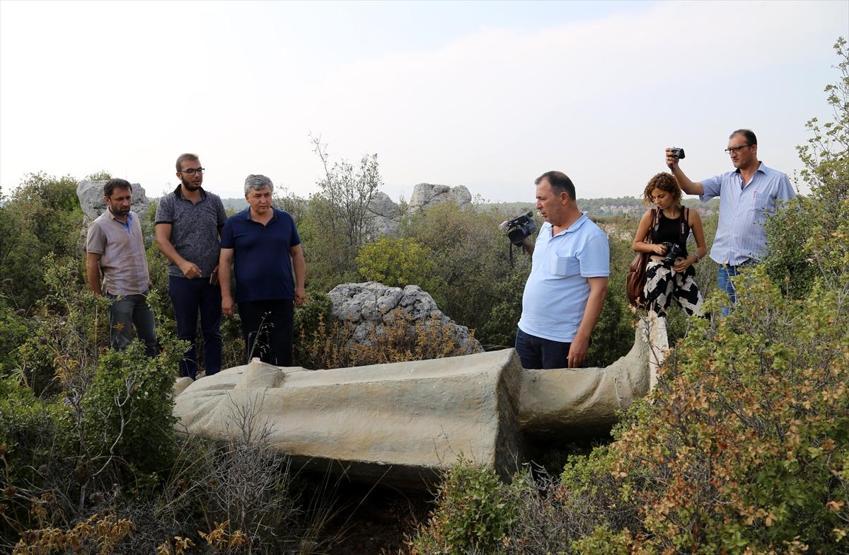 Ormanlık alana atılmış 2 metrelik Atatürk heykeli bulundu