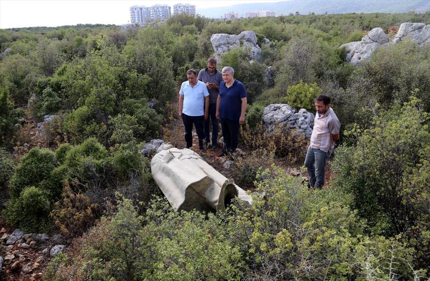 Ormanlık alana atılmış 2 metrelik Atatürk heykeli bulundu