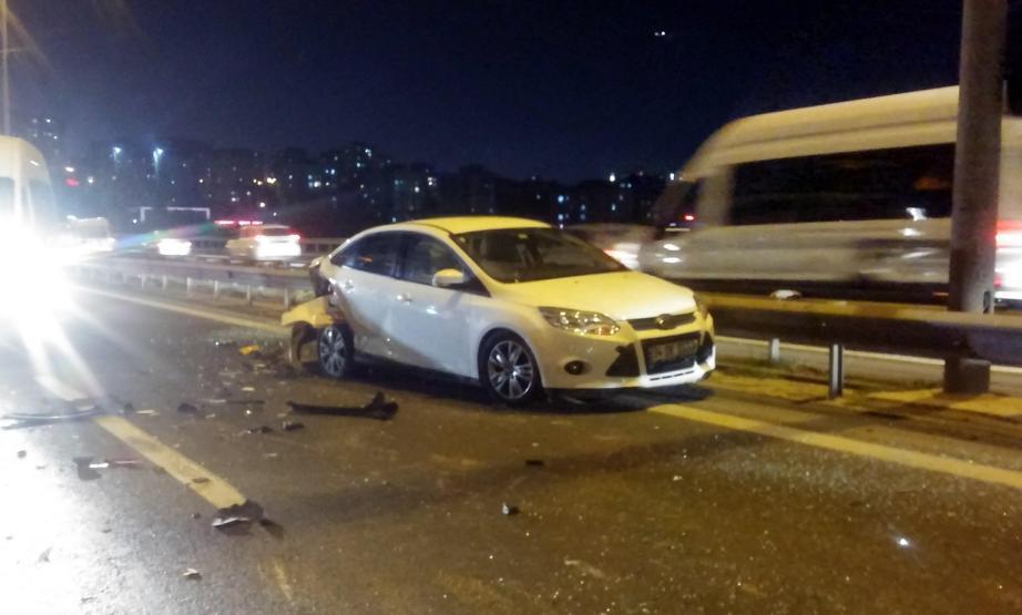 5 araç birbirine girdi, TEM Otoyolu Edirne yönüne trafiğe kapandı