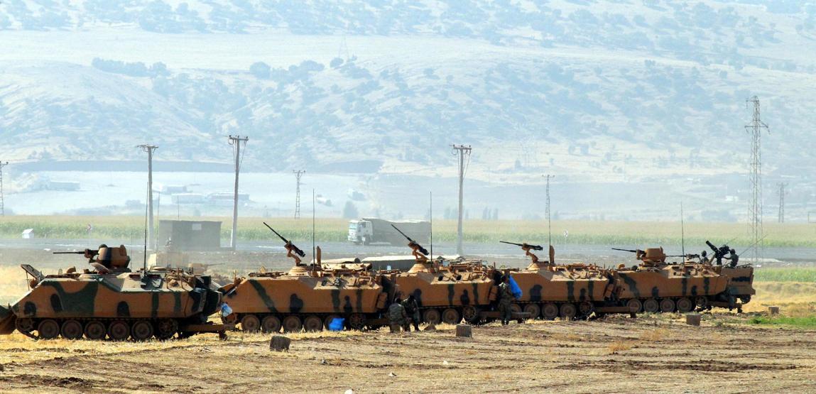 Tanklar sınırda gövde gösterisinde