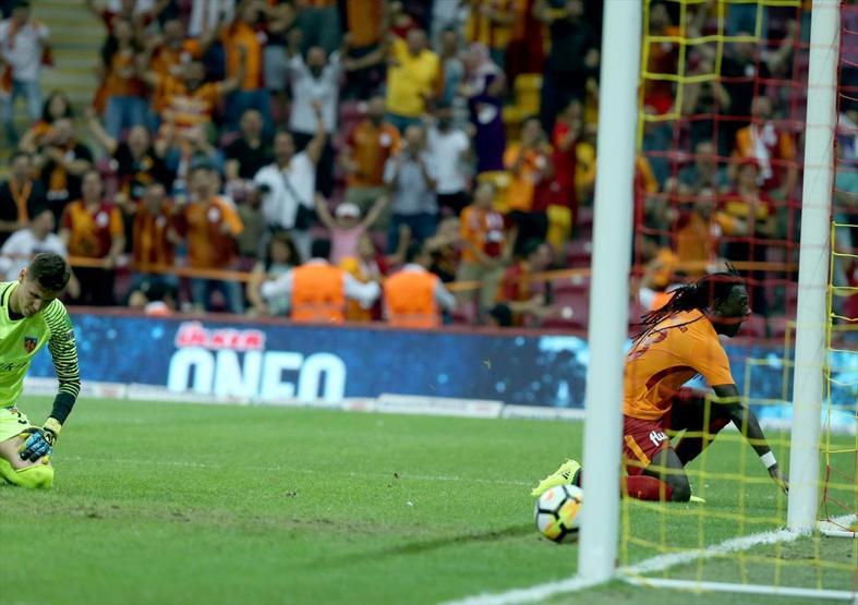 Galatasaray 2017-2018 sezonunda para basıyor