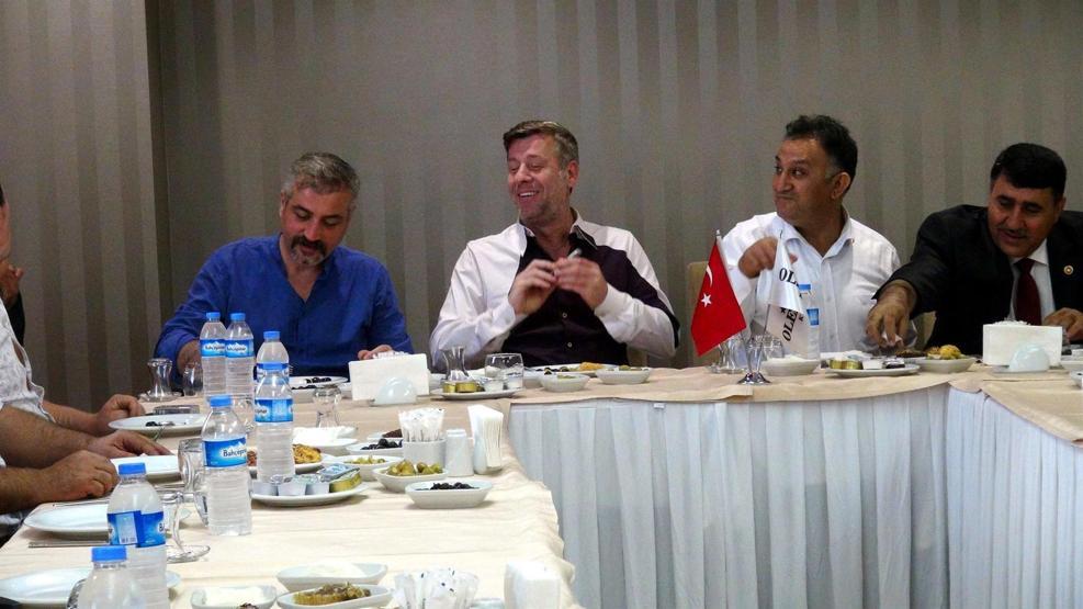 Şarkıcı Metin Şentürk, Suriyeye gitti
