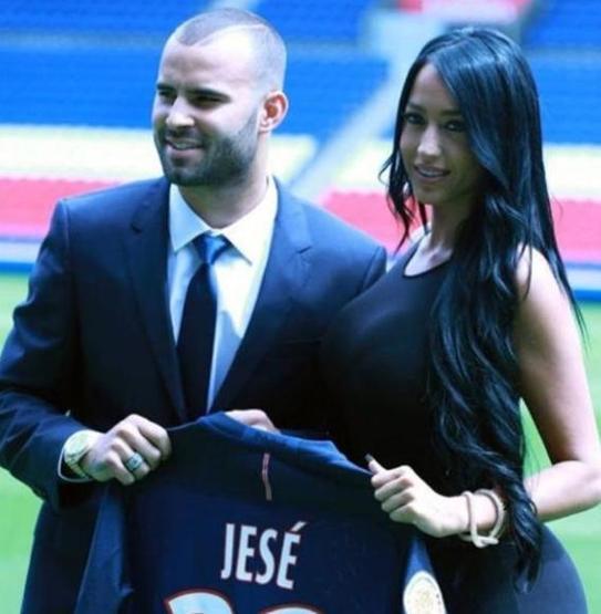 Aurah Ruiz Instagramı salladı