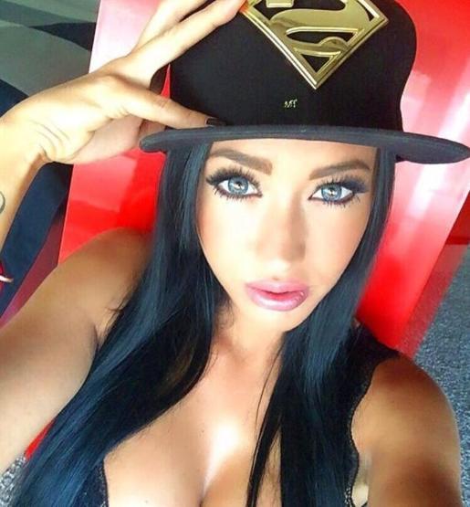 Aurah Ruiz Instagramı salladı