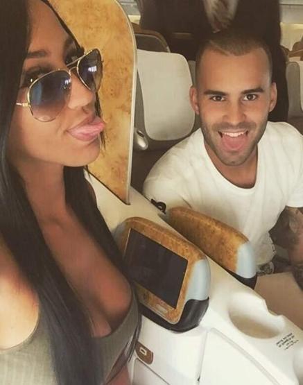 Aurah Ruiz Instagramı salladı