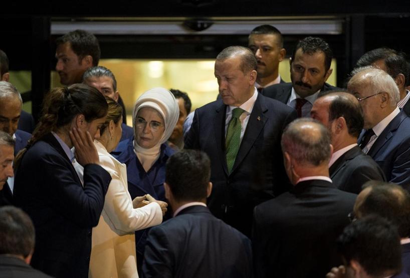 Erdoğandan vefat eden AK Partili vekil Yükselin ailesine taziye ziyareti