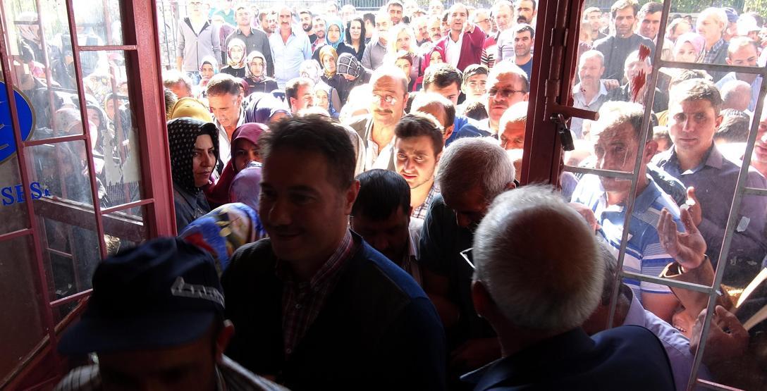 Erzurumda iş mülakatında izdiham