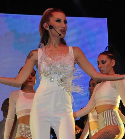 İrem Derici yoğun bakımdan çıkartıldı