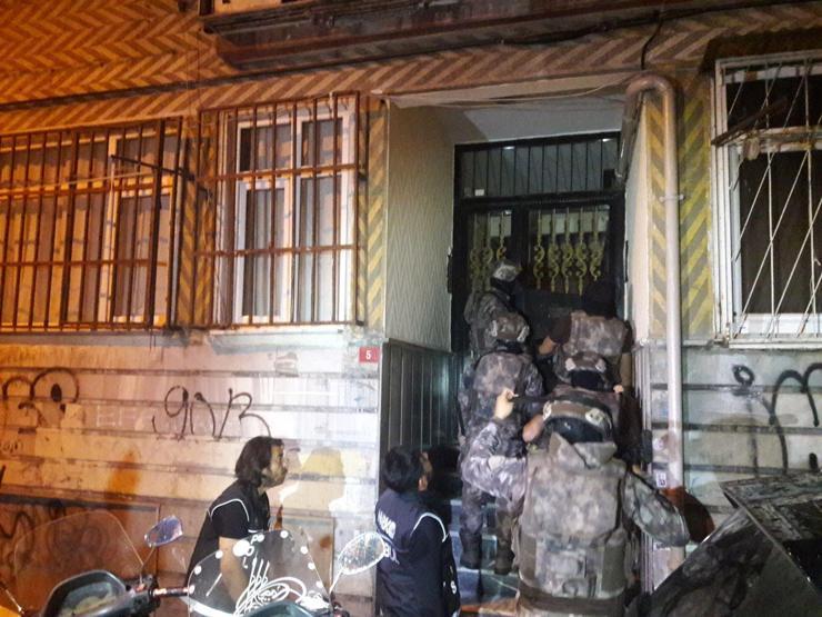 Son Dakika... Narkotik timlerinden Beyoğlu ve Şişlide şafak baskını
