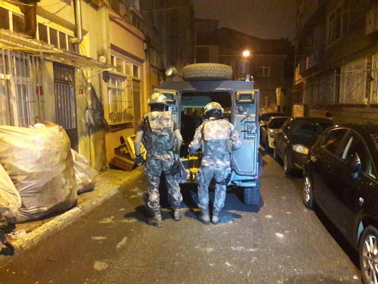 Son Dakika... Narkotik timlerinden Beyoğlu ve Şişlide şafak baskını