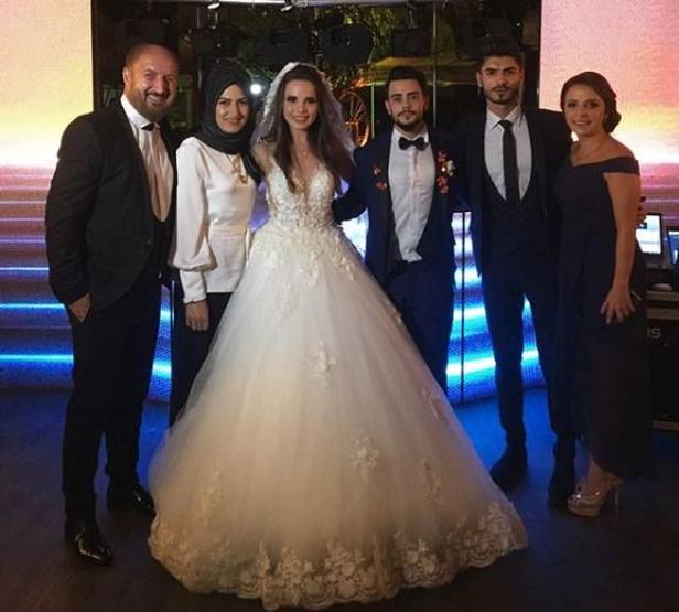 Rüzgar Erkoçlar evlendi, işte o düğünden kareler