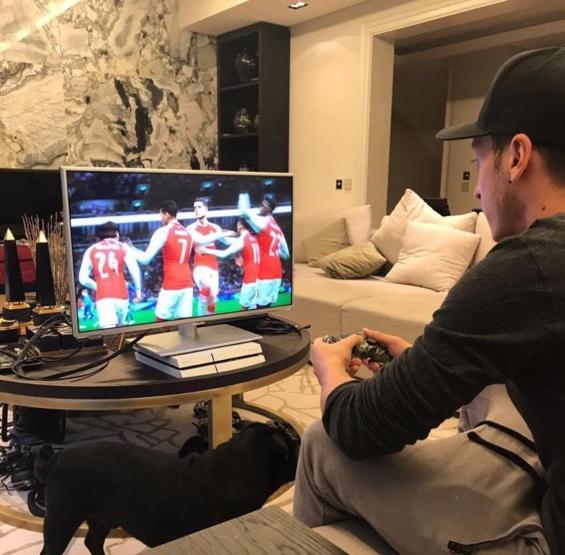 Mesut Özilden büyük gaf