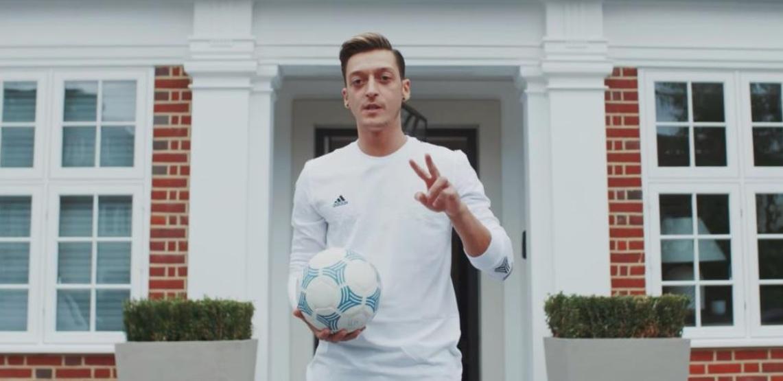Mesut Özilden büyük gaf