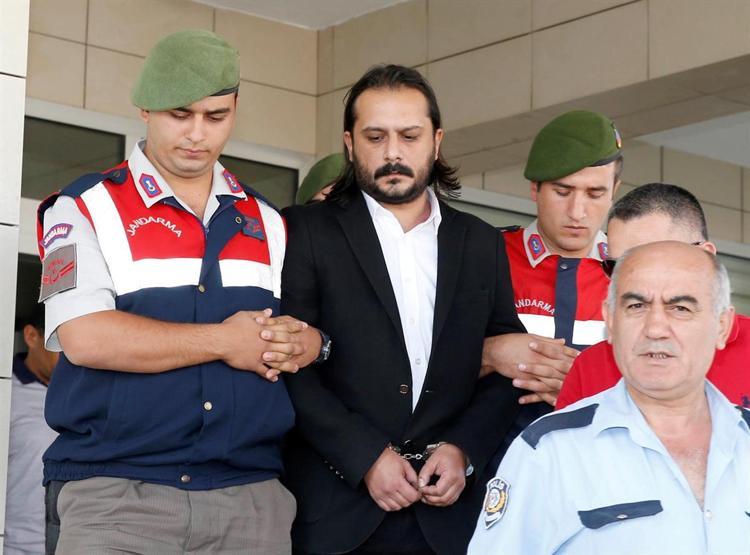 Emrah Serbes cezaevine böyle götürüldü