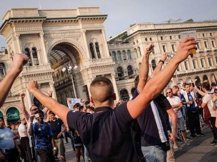 Hırvat taraftarlar Milanoyu yaktı, yıktı, yetmedi bunu da yaptı