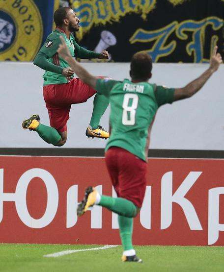 Beşiktaşın eski yıldızı Manuel Fernandes tarih yazdı
