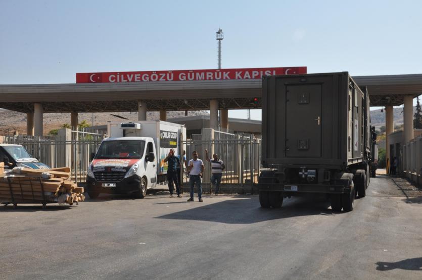 Askeri araçlar Cilvegözü Gümrük Kapısı’ndan geçirildi