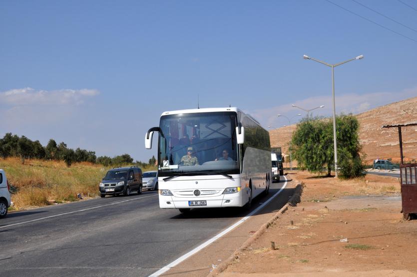 Askeri araçlar Cilvegözü Gümrük Kapısı’ndan geçirildi