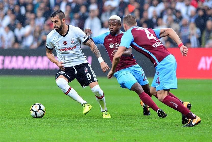 Negredo oyundan çıkınca sinirlendi
