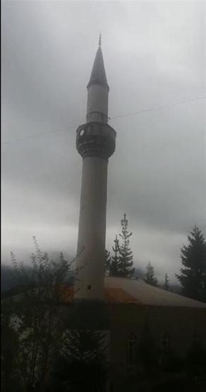 Trabzon’da minarenin yıkılma anı
