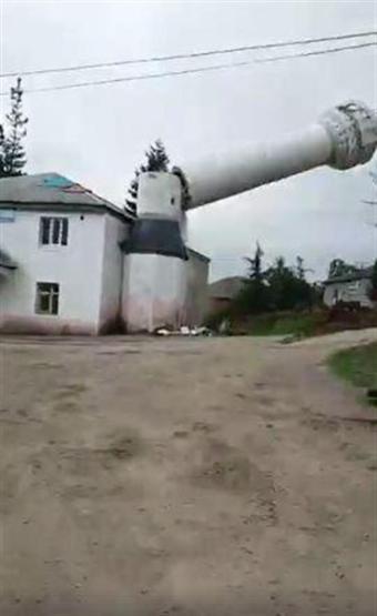 Trabzon’da minarenin yıkılma anı