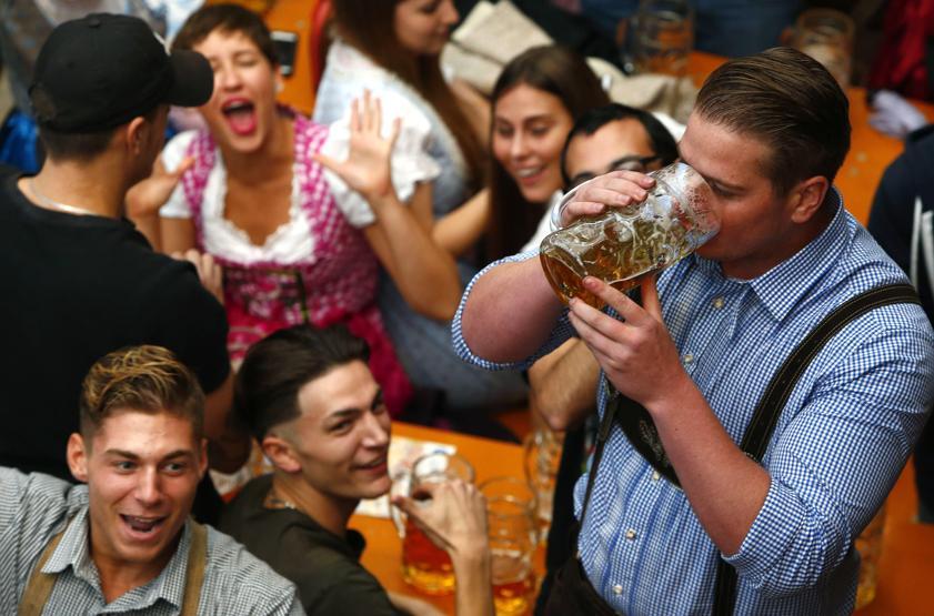 6.2 milyon kişi katıldı 7.5 milyon litre bira içildi