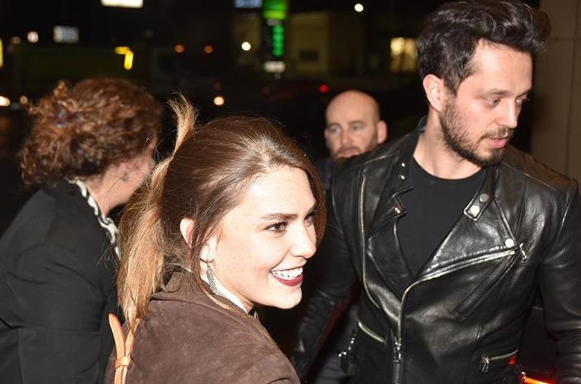 Aslı Enver ve Murat Bozdan aşk pozu