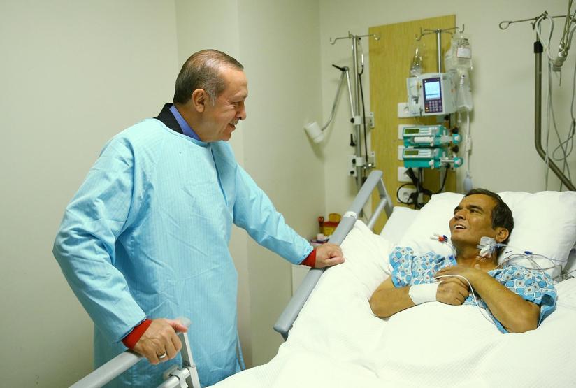Cumhurbaşkanı Erdoğan Naim Süleymanoğlunu hastanede ziyaret etti
