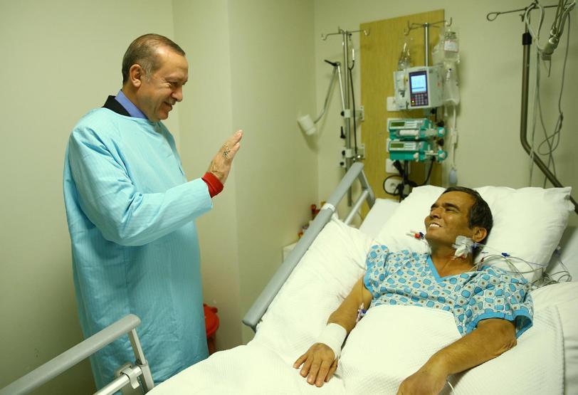 Cumhurbaşkanı Erdoğan Naim Süleymanoğlunu hastanede ziyaret etti