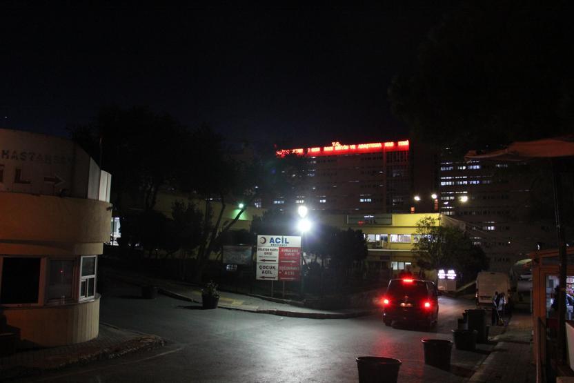 Hasta karşılama görevlisini önce bıçakladılar sonra vurdular