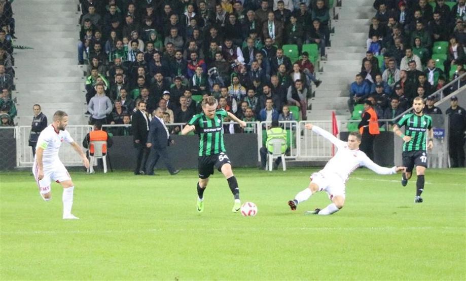 Sakaryaspor taraftarından yeni stadına özel koreografi