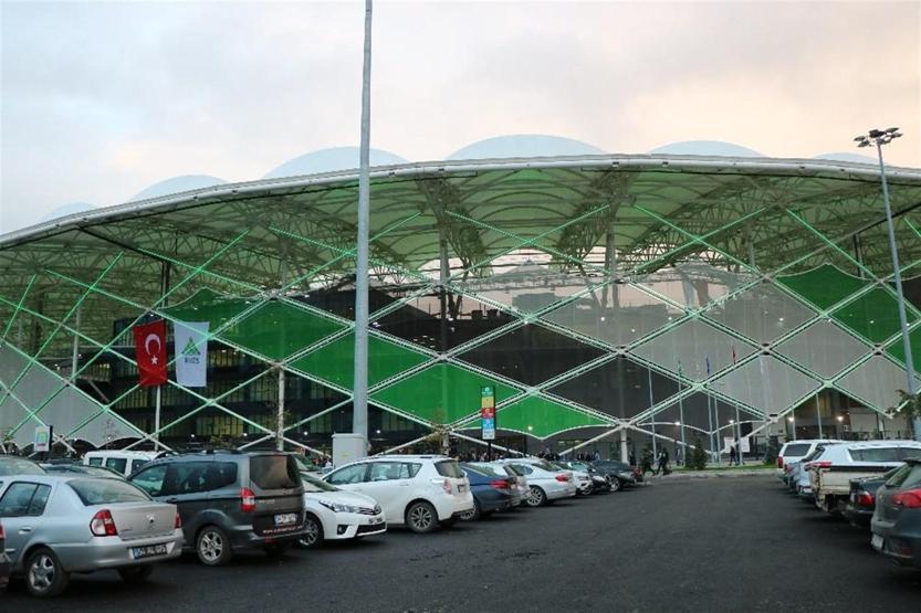 Sakaryaspor taraftarından yeni stadına özel koreografi