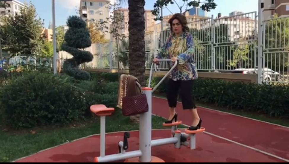 Ezgi Mola pazara gitti kimse onu tanımadı