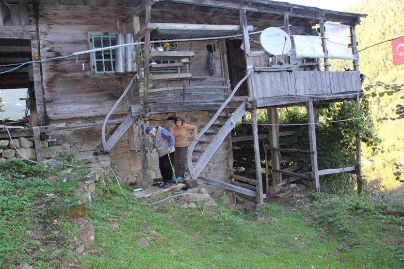 Artvin’deki yol yapımı yılan hikayesine döndü