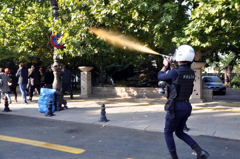 Ankarada gar saldırısının yıl dönümünde polis müdahalesi